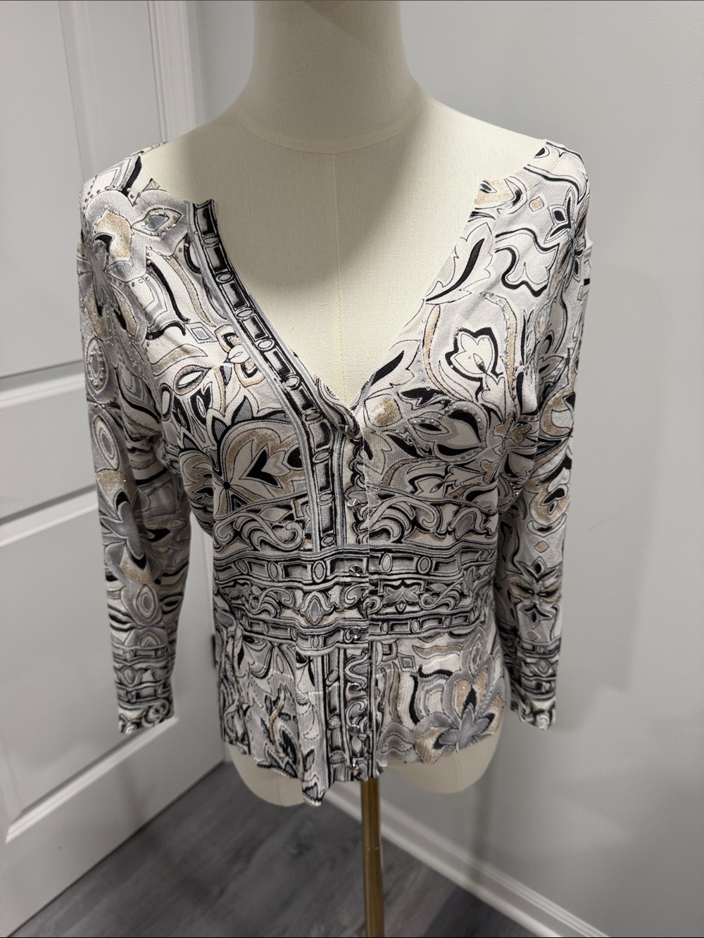 NWOT White House Black Market Shimmer and shine Ivory Knit Top with Tag Detail
